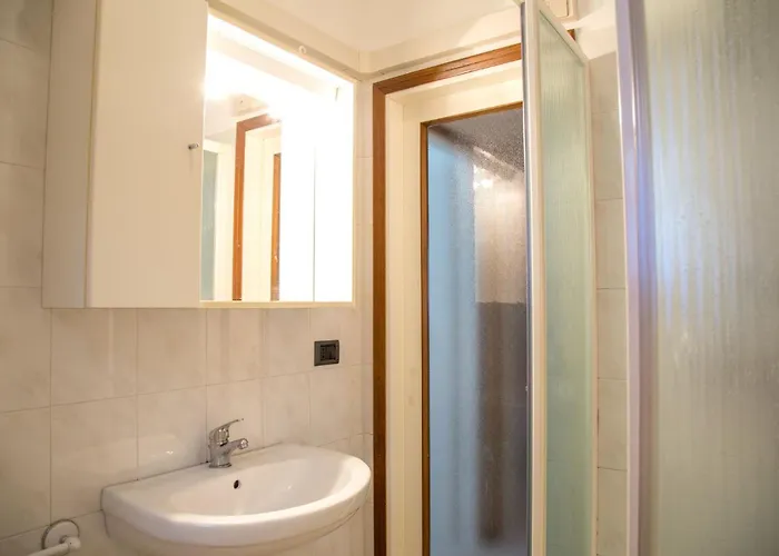 Pensjonat Pine-front Steps From The Eraclea Mare