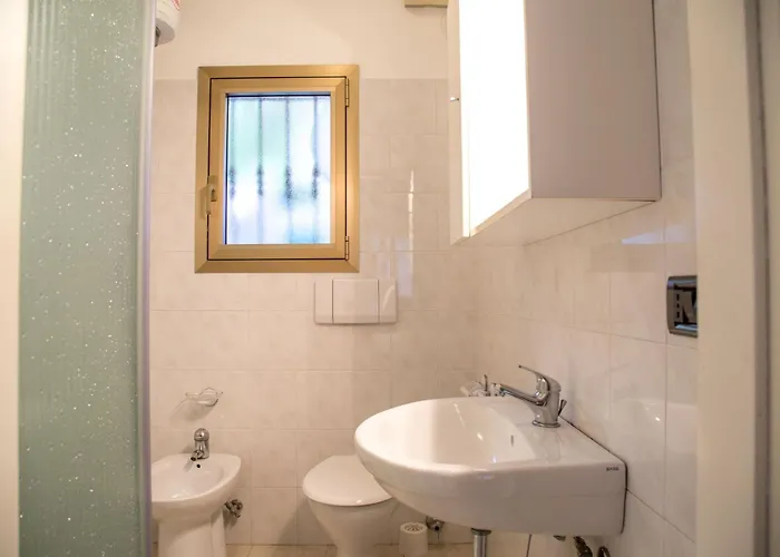 Pine-front Steps From The 3*